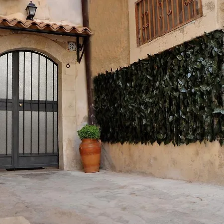 Isola Del Sole Bed & Breakfast 3*